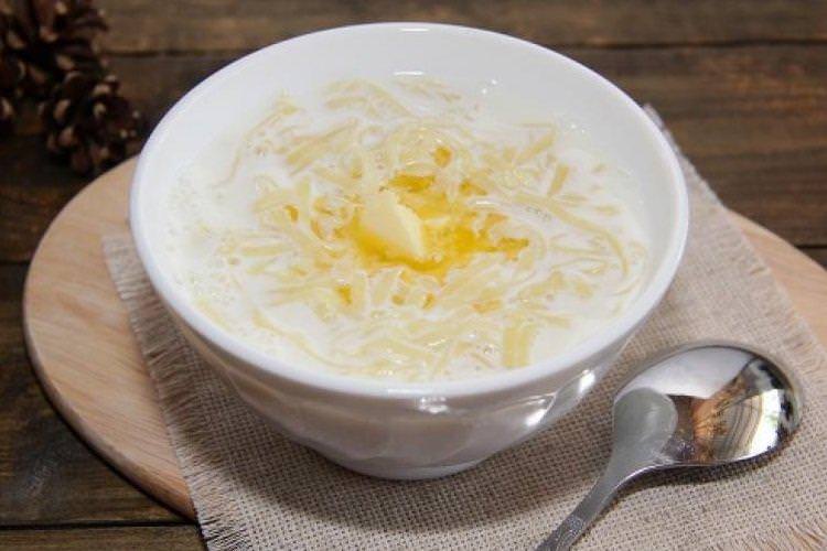 Класичний молочний суп з вермішелью
