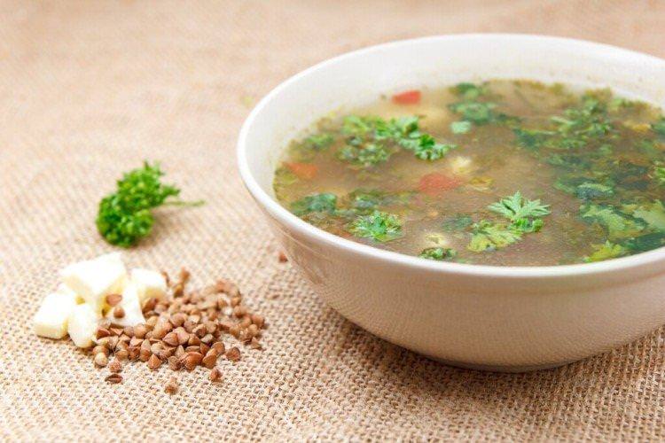Гречевий суп з овочами