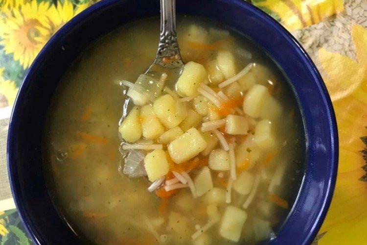 Вермішельовий суп без м'яса