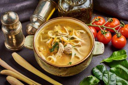 15 курячих супів з локшиною, від яких усі будуть у захваті