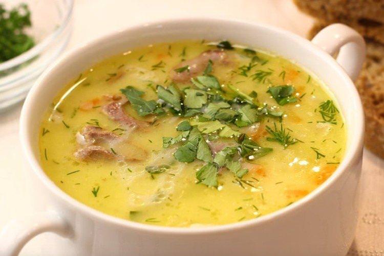 Курячий суп з локшиною та сиром
