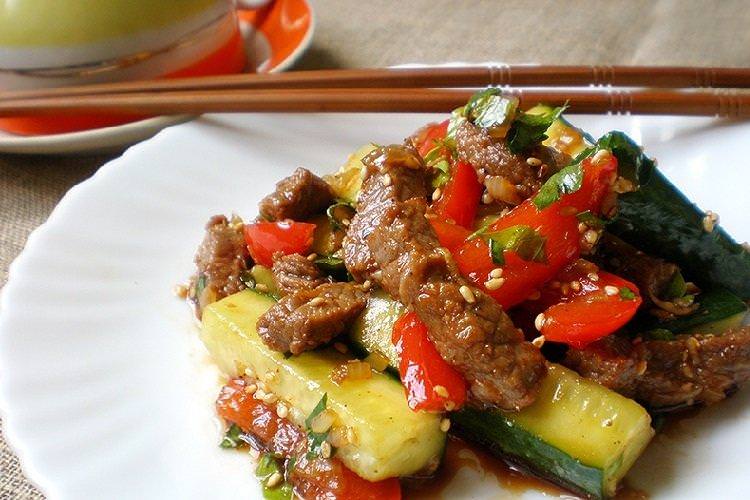 Корейський салат з яловичиною та овочами