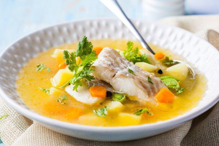 Картопляний суп з рибою та рисом