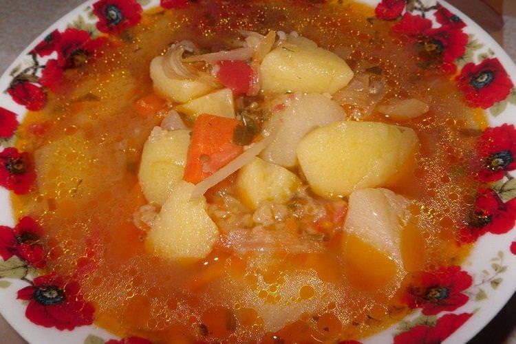 Перловий суп з капустою