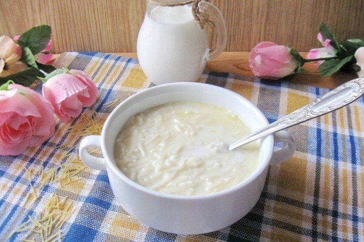Молочний суп з вермішелью
