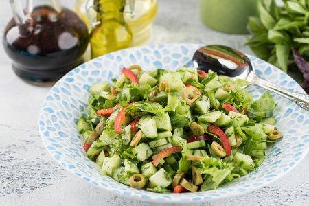 15 свіжих та дуже смачних салатів з оливками