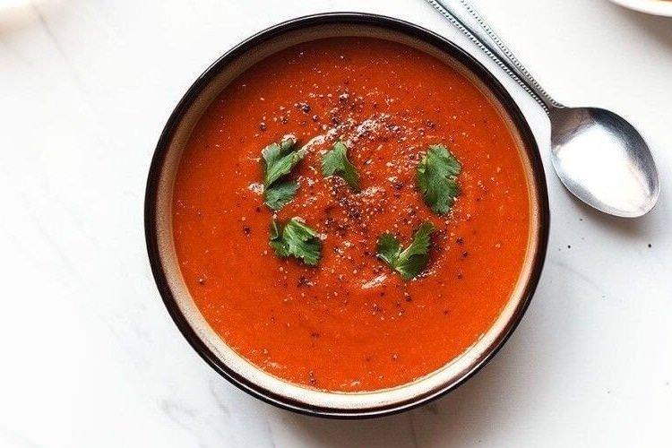 Томатний вегетаріанський крем-суп