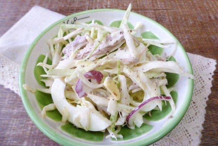 М'ясний салат з капустою