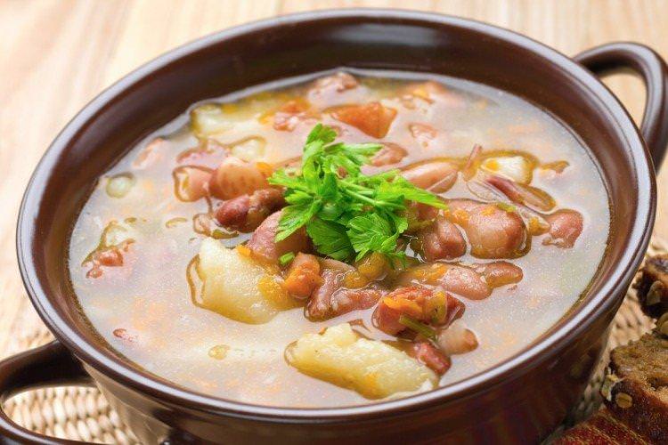 Фасолевий суп зі свининою