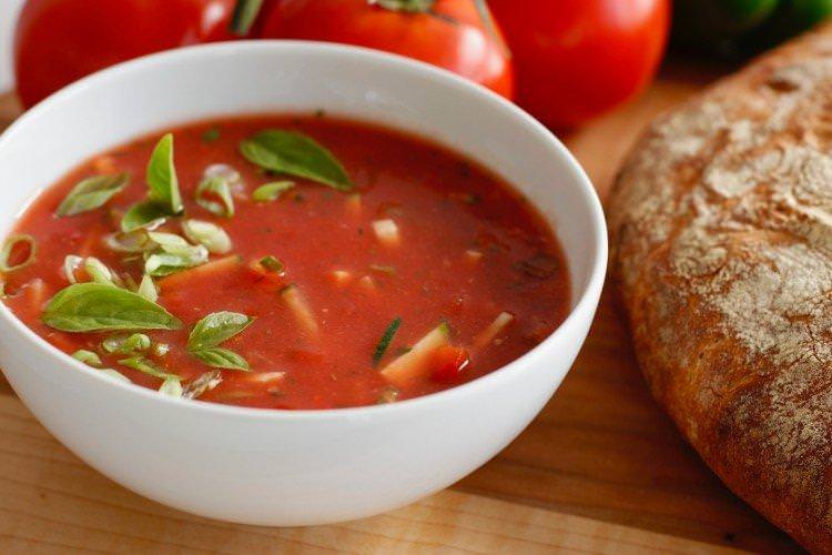 Томатний суп з овочами