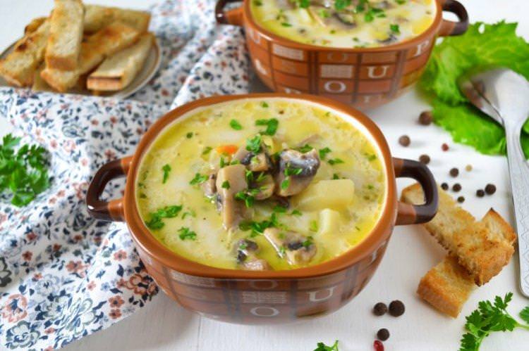 Сирний суп з грибами