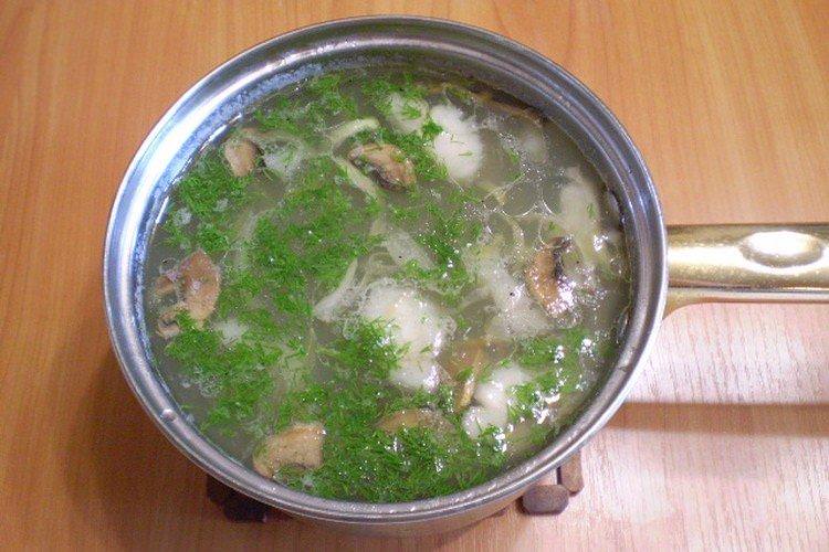 Рибний суп з грибами