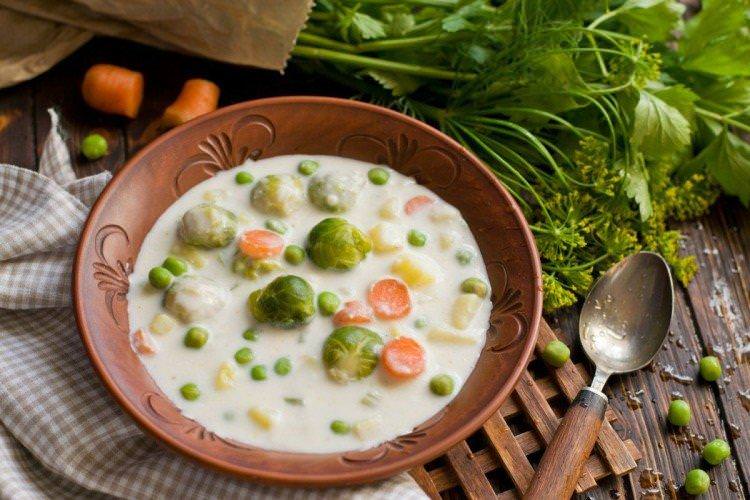 Пісний суп з рослинним молоком