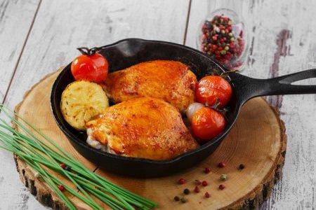 20 рецептів, як смачно приготувати курку на сковороді