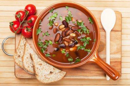 15 рецептів смачних та ситних супів з червоної квасолі