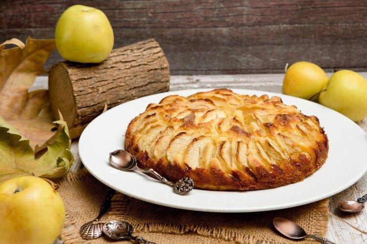 Пиріг з яблуками по-італійськи в духовці - рецепти