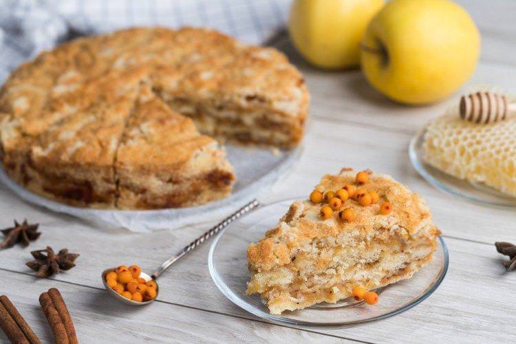 Яблучний пиріг «Насипний» в духовці - рецепти