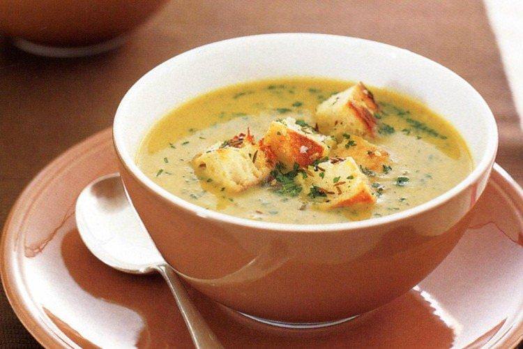 Сирний суп-пюре з грінками - рецепт супу з плавлених сирків