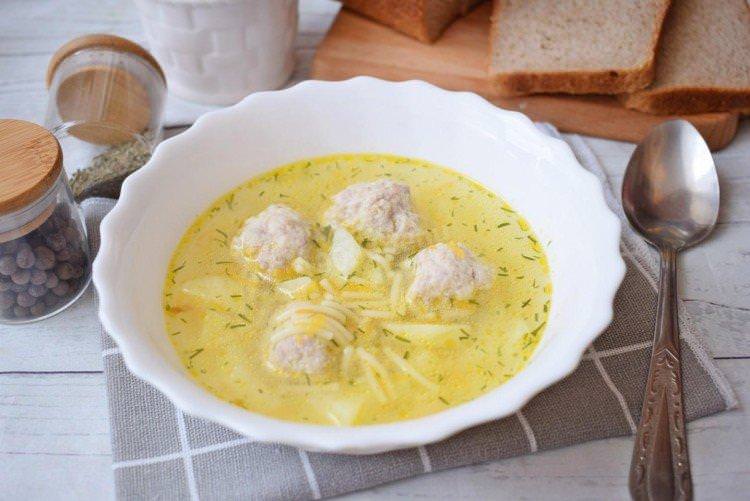 Суп із сиром та курячими кульками - рецепт супу з плавлених сирків