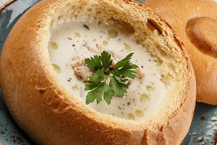 Крем-суп із печериць у хлібі