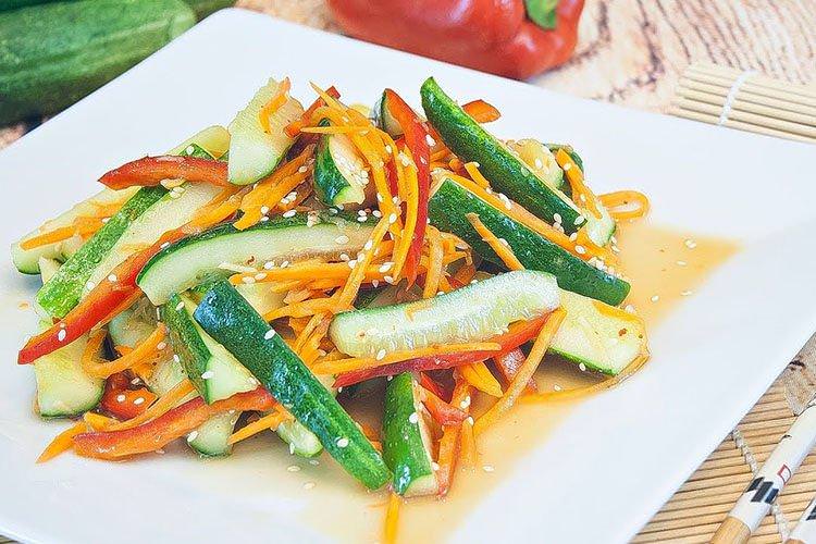 Овочевий салат із огірків «Східний»