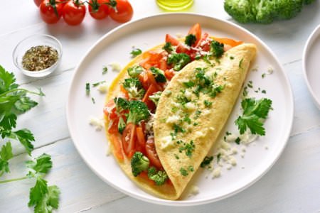 20 рецептів найсмачнішого омлету з помідорами