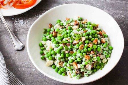 20 простих салатів із зеленим горошком, від яких у вас потечуть слинки