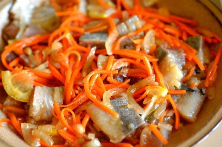Салат із оселедця та корейської моркви