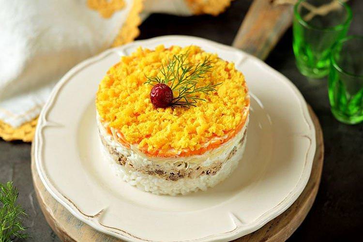 Салат з рисом та морепродуктами «Заморський»