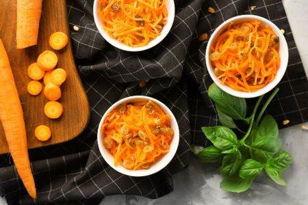 20 класних рецептів салатів з моркви