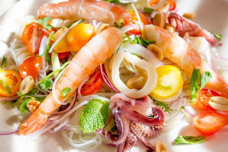 Вітамінний салат з морепродуктами
