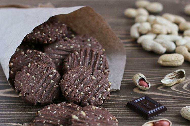 Шоколадне печиво на гречаному борошні