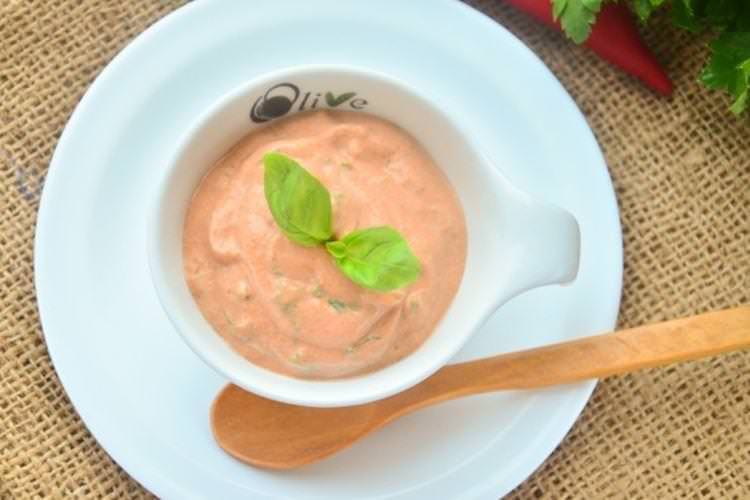 Сметанний соус з томатною пастою - рецепти