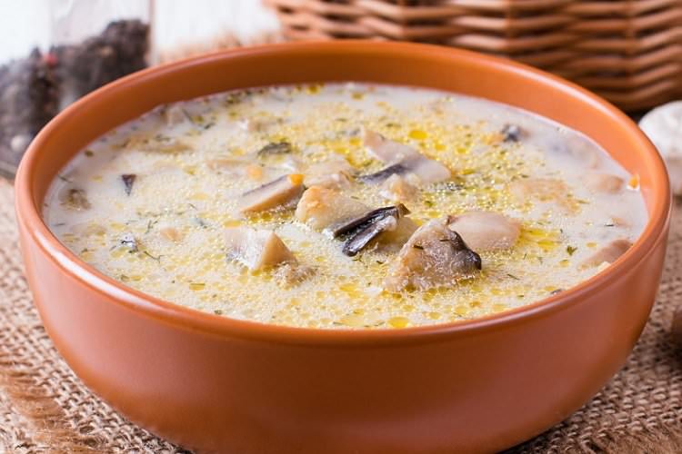 Сирний суп з гречкою та грибами