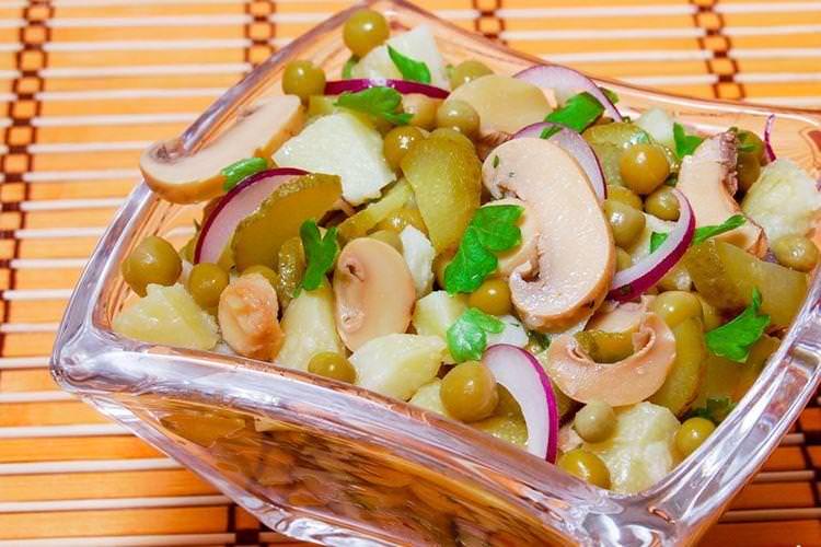 Пісний картопляний салат із грибами - рецепти