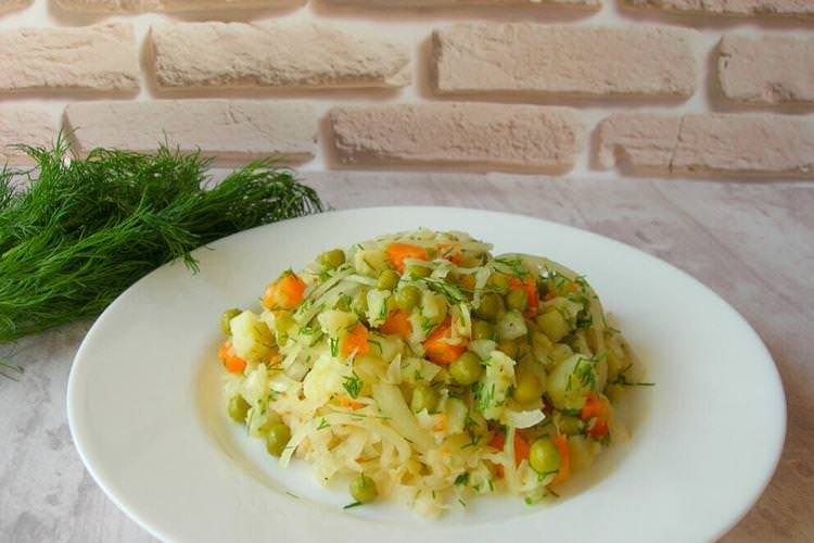 Пісний картопляний салат із квашеною капустою - рецепти