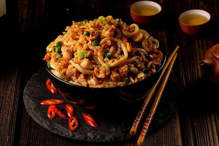 Рис з кальмарами по-азіатськи - рецепти