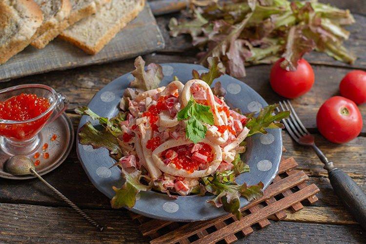 Гострий салат «Червоне море» з крабовими паличками - рецепти