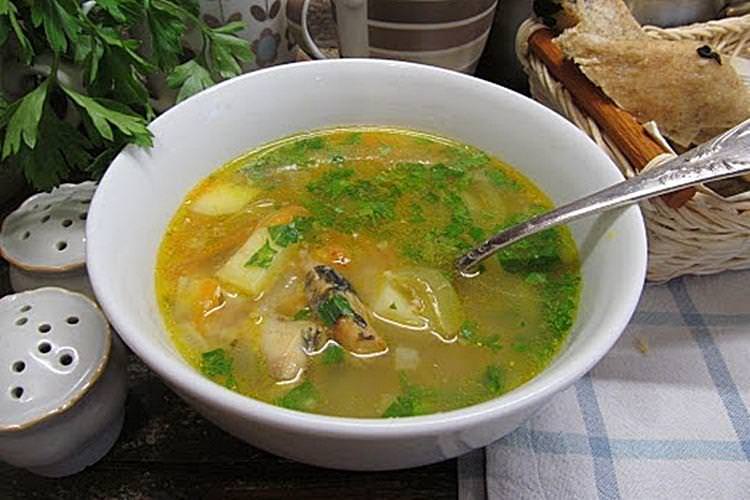 Рибний суп із консервованої горбуші з кмином та зеленню - рецепти