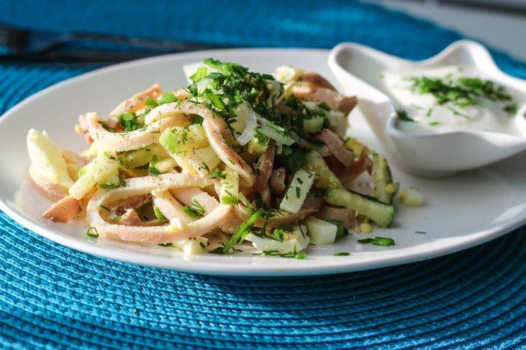 Салат з кальмарами без майонезу на святковий стіл - рецепти