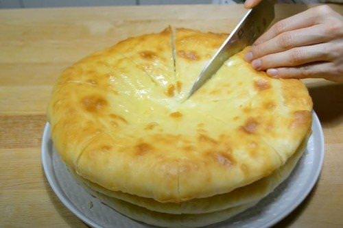 Осетинський пиріг з сиром та картоплею - рецепт покроково