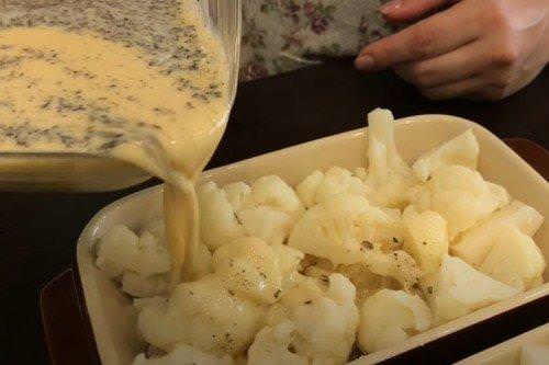 Кольорова капуста з травами під сиром у духовці - покроковий рецепт