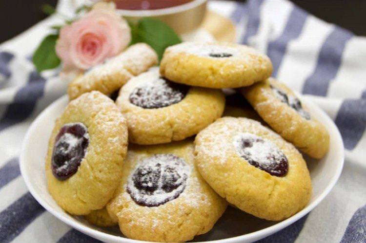 Печень з джемом - домашнє печиво прості та смачні рецепти