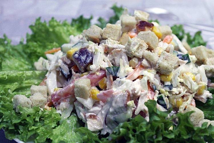 Салат з куркою та овочами - Салати з майонезом на Новий рік 2021 рецепти