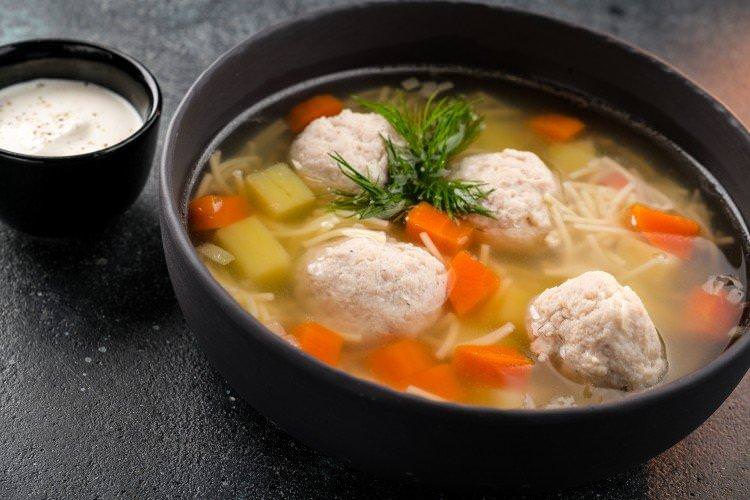 Суп із фрикадельками та вермішелью - Смачні та дешеві рецепти страв