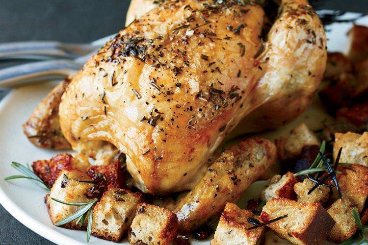 Куриця запечена з хлібом - Смачні та дешеві рецепти страв