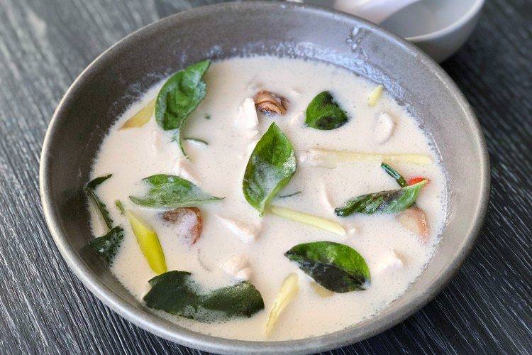 Тайський суп з кокосовим молоком - рецепти супів на кожен день