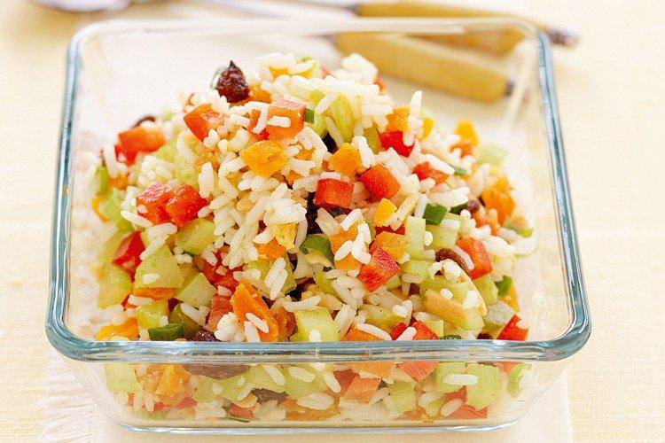 Овочевий салат з рисом - Страви з рису рецепти