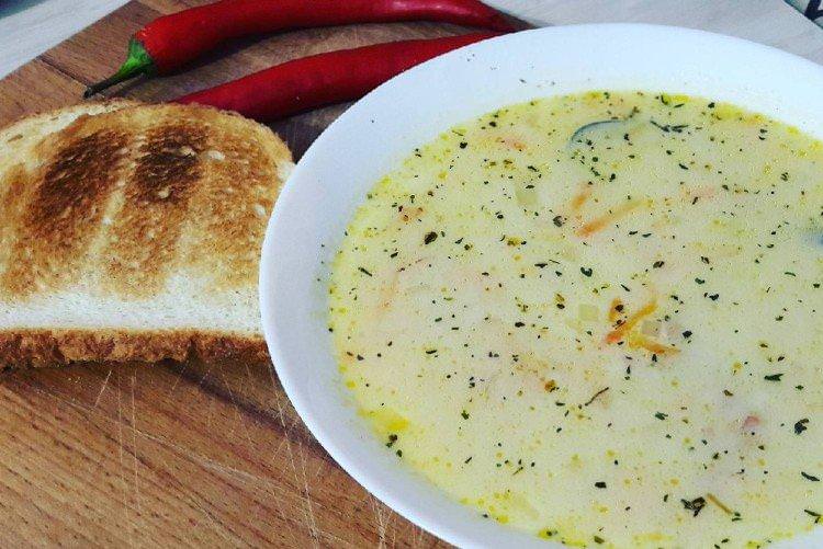 Рисовий суп з сиром та зеленню - Страви з рису рецепти