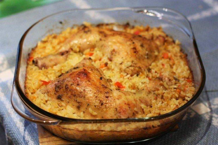 Куриця з рисом у духовці - Страви з рису рецепти